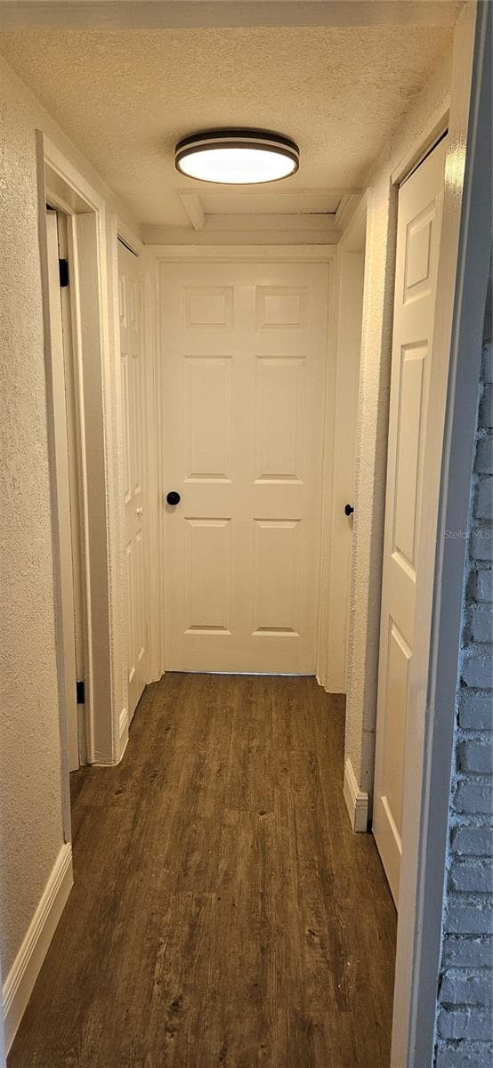 1304 HILLCREST DRIVE — photo 11 of 21