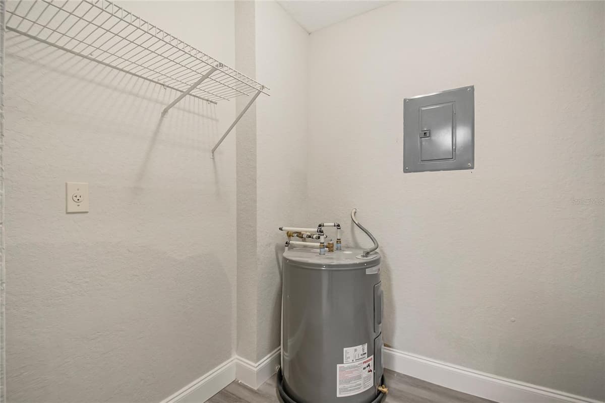 7511 SEURAT STREET — photo 24 of 38