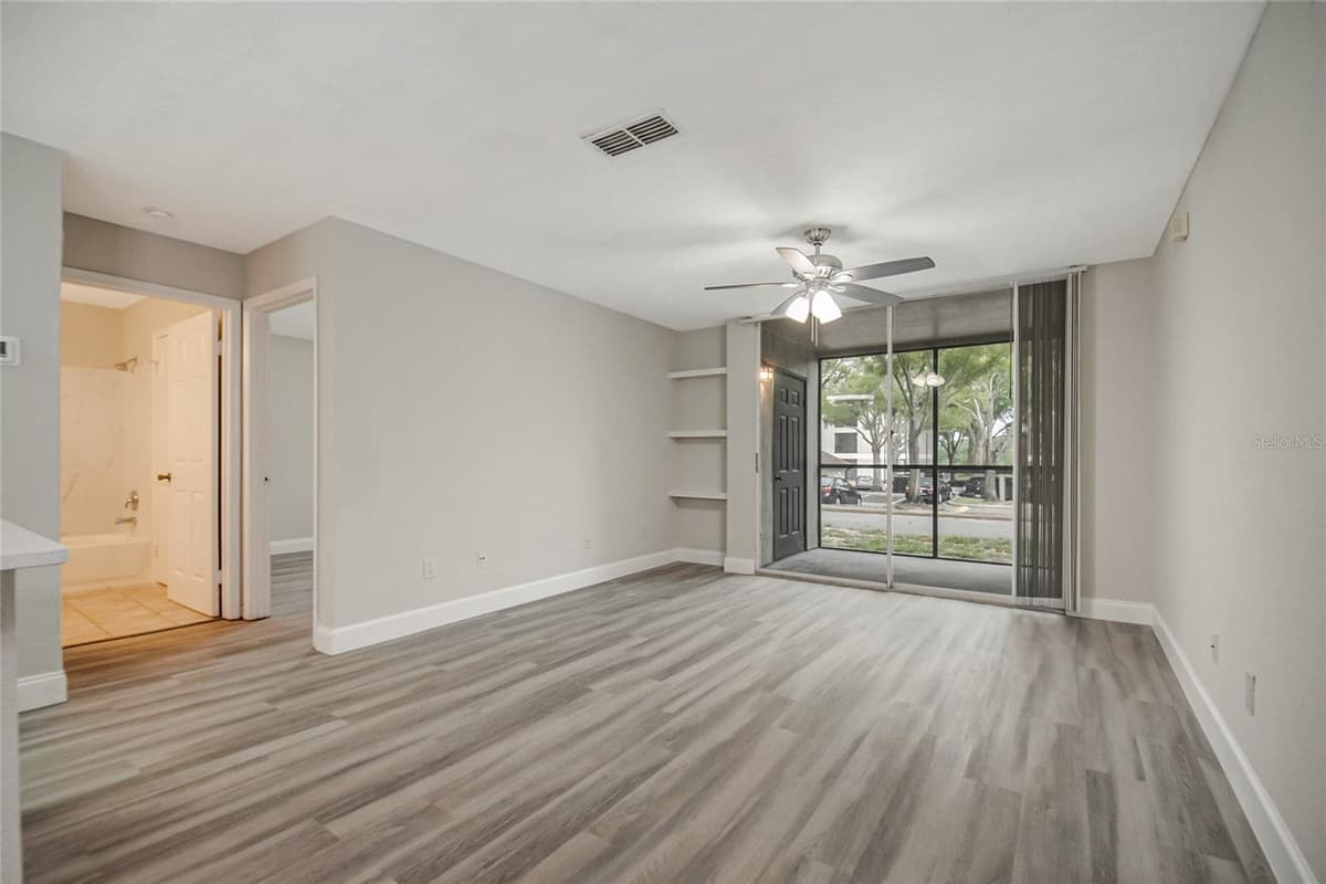 7511 SEURAT STREET — photo 8 of 38