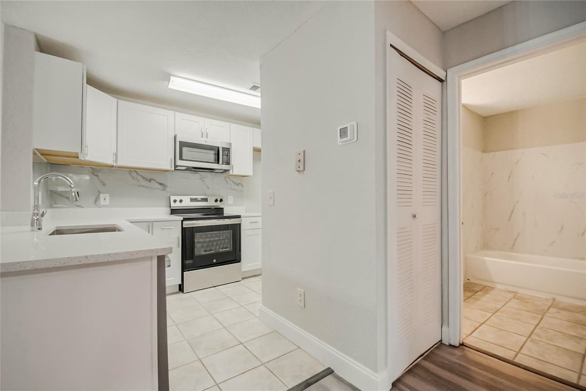 7511 SEURAT STREET — photo 15 of 38
