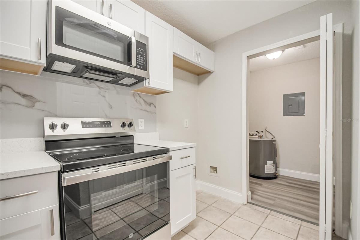 7511 SEURAT STREET — photo 13 of 38