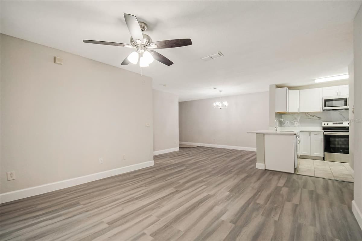7511 SEURAT STREET — photo 9 of 38
