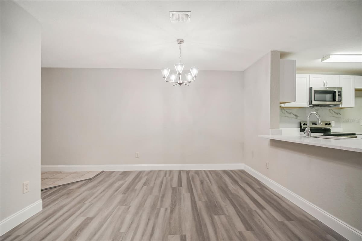 7511 SEURAT STREET — photo 6 of 38