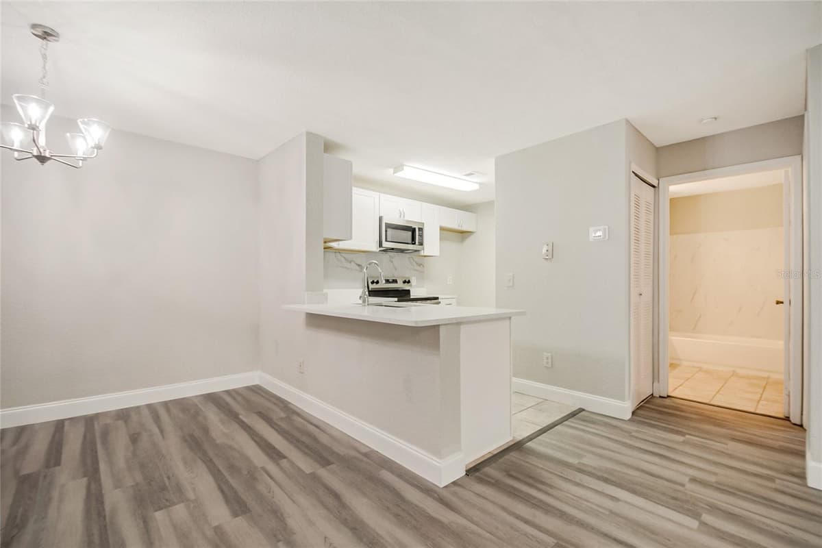 7511 SEURAT STREET — photo 10 of 38