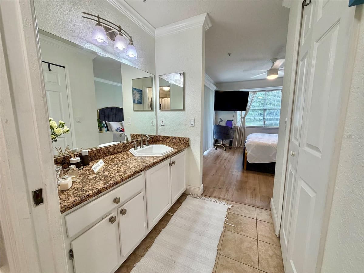 14049 FAIRWAY ISLAND DRIVE — photo 17 of 25