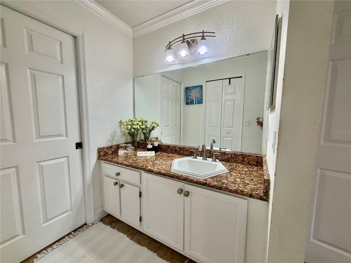 14049 FAIRWAY ISLAND DRIVE — photo 20 of 25