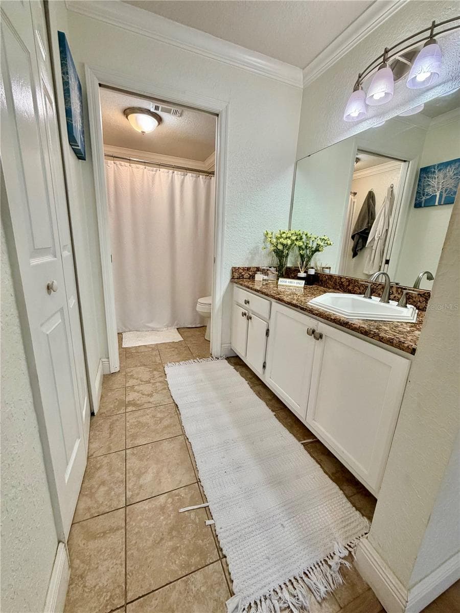 14049 FAIRWAY ISLAND DRIVE — photo 18 of 25