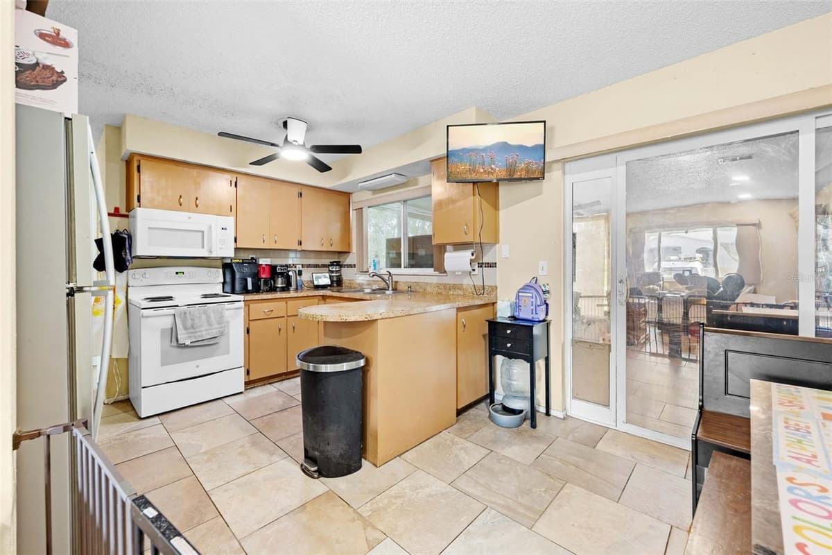 10196 HEATHCLIFF STREET — photo 15 of 32