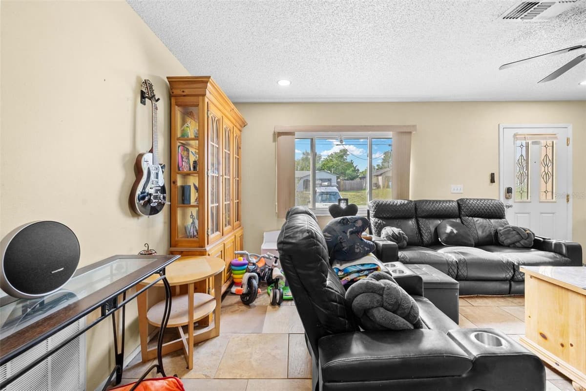 10196 HEATHCLIFF STREET — photo 10 of 32