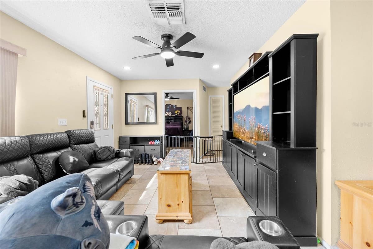 10196 HEATHCLIFF STREET — photo 9 of 32