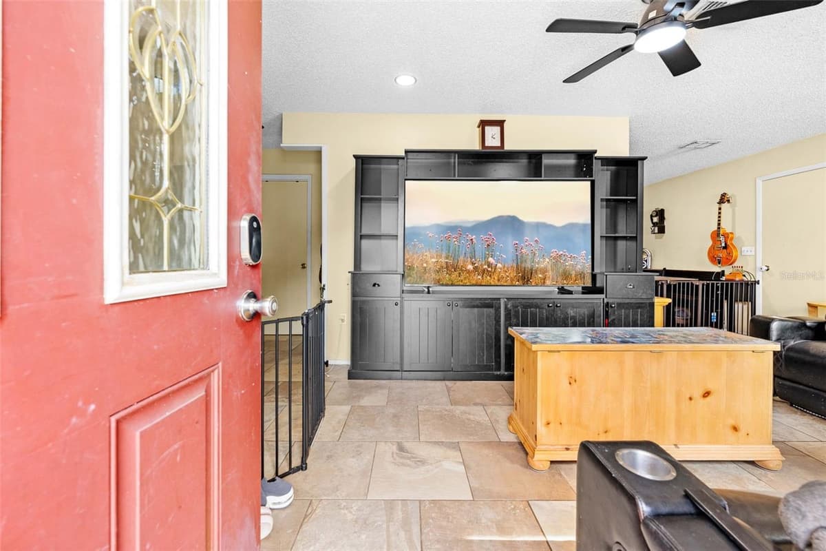 10196 HEATHCLIFF STREET — photo 4 of 32