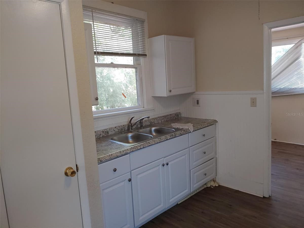 1924 30TH STREET — photo 14 of 34