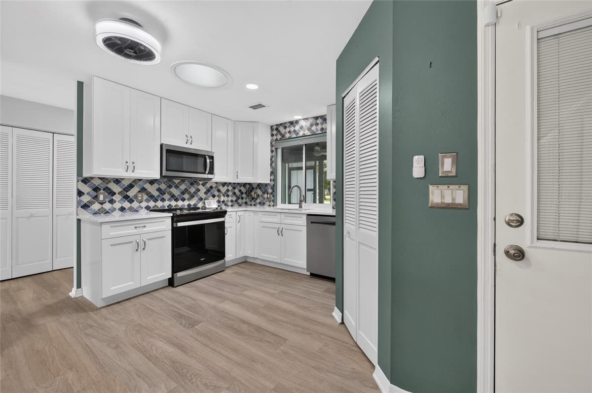 113 DUSK MEADOW TRAIL — photo 12 of 36