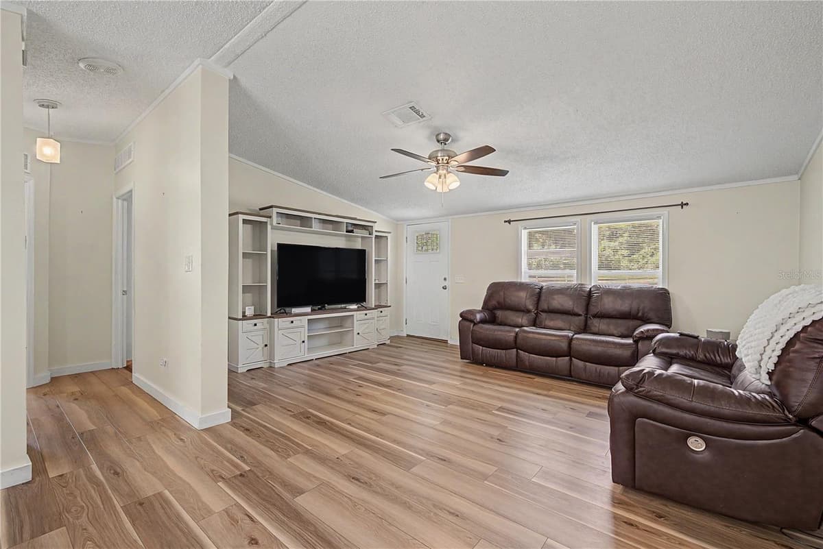 3935 EWELL ROAD — photo 13 of 37