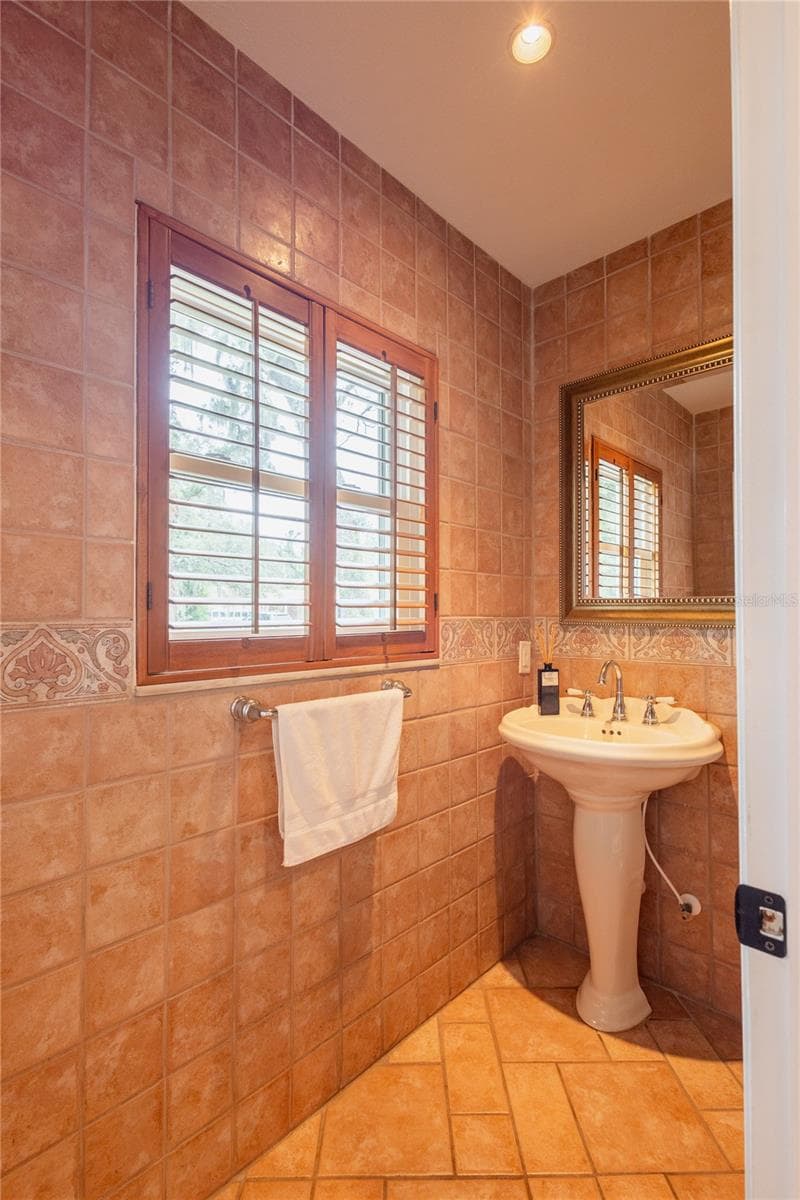 615 VALLE VISTA DRIVE — photo 56 of 74