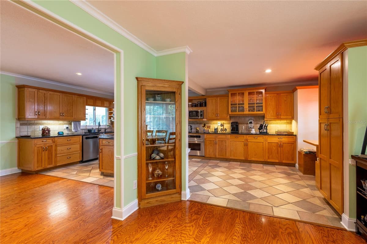 615 VALLE VISTA DRIVE — photo 13 of 74
