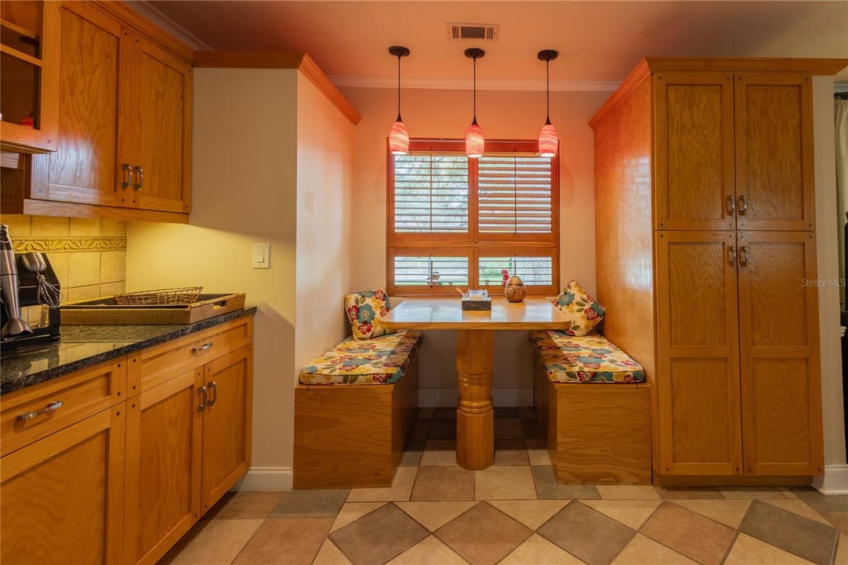 615 VALLE VISTA DRIVE — photo 11 of 74