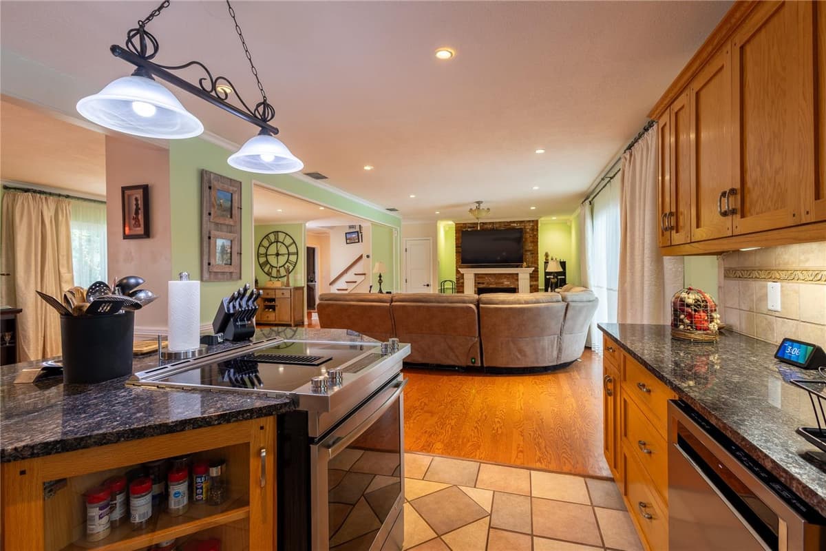 615 VALLE VISTA DRIVE — photo 15 of 74