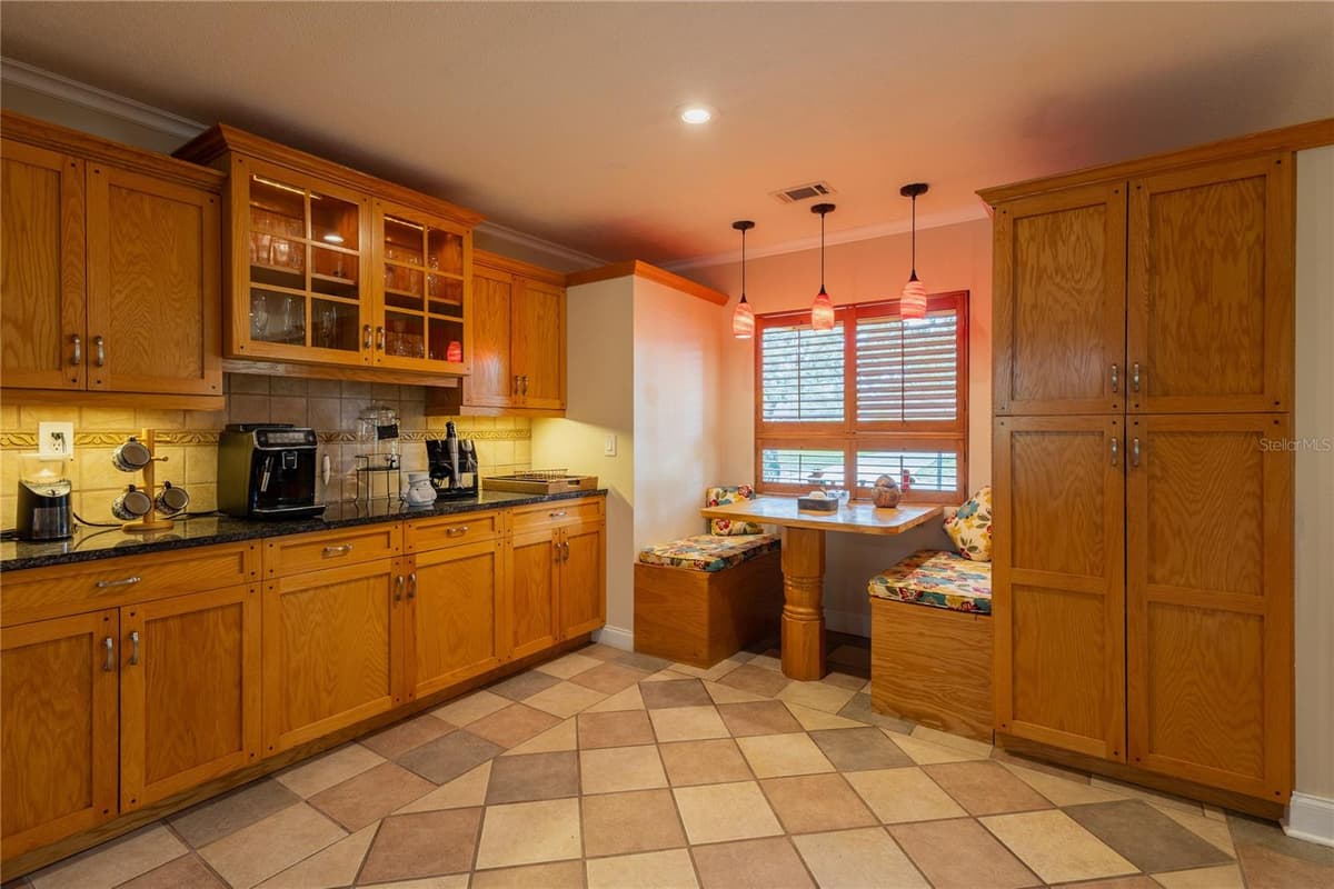 615 VALLE VISTA DRIVE — photo 10 of 74