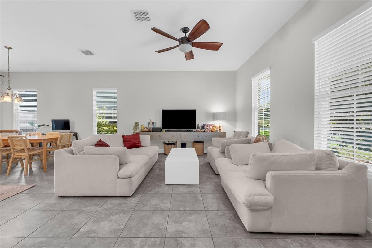 7189 SUMMERLAKE GROVES STREET — photo 4 of 36