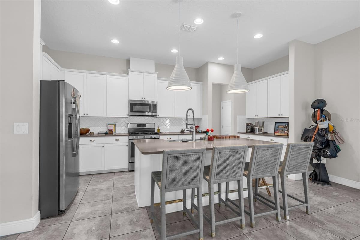 7189 SUMMERLAKE GROVES STREET — photo 11 of 36