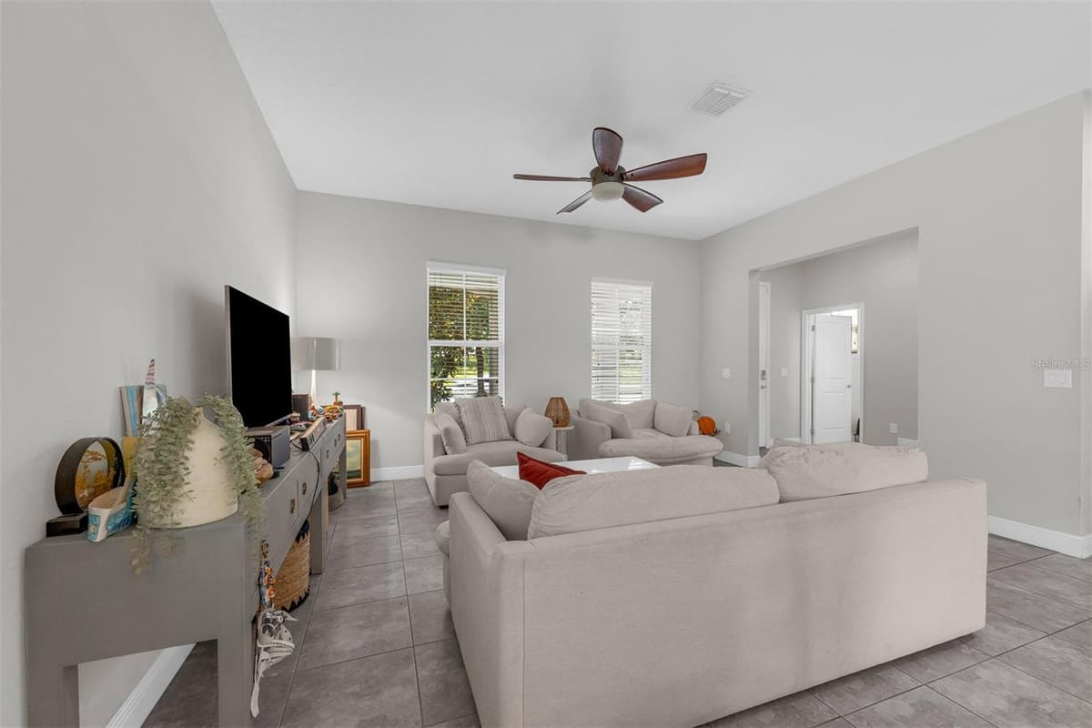 7189 SUMMERLAKE GROVES STREET — photo 6 of 36