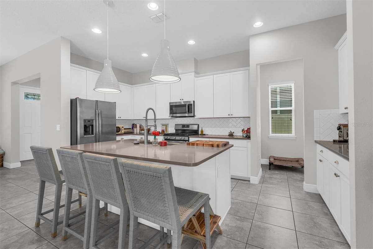 7189 SUMMERLAKE GROVES STREET — photo 15 of 36