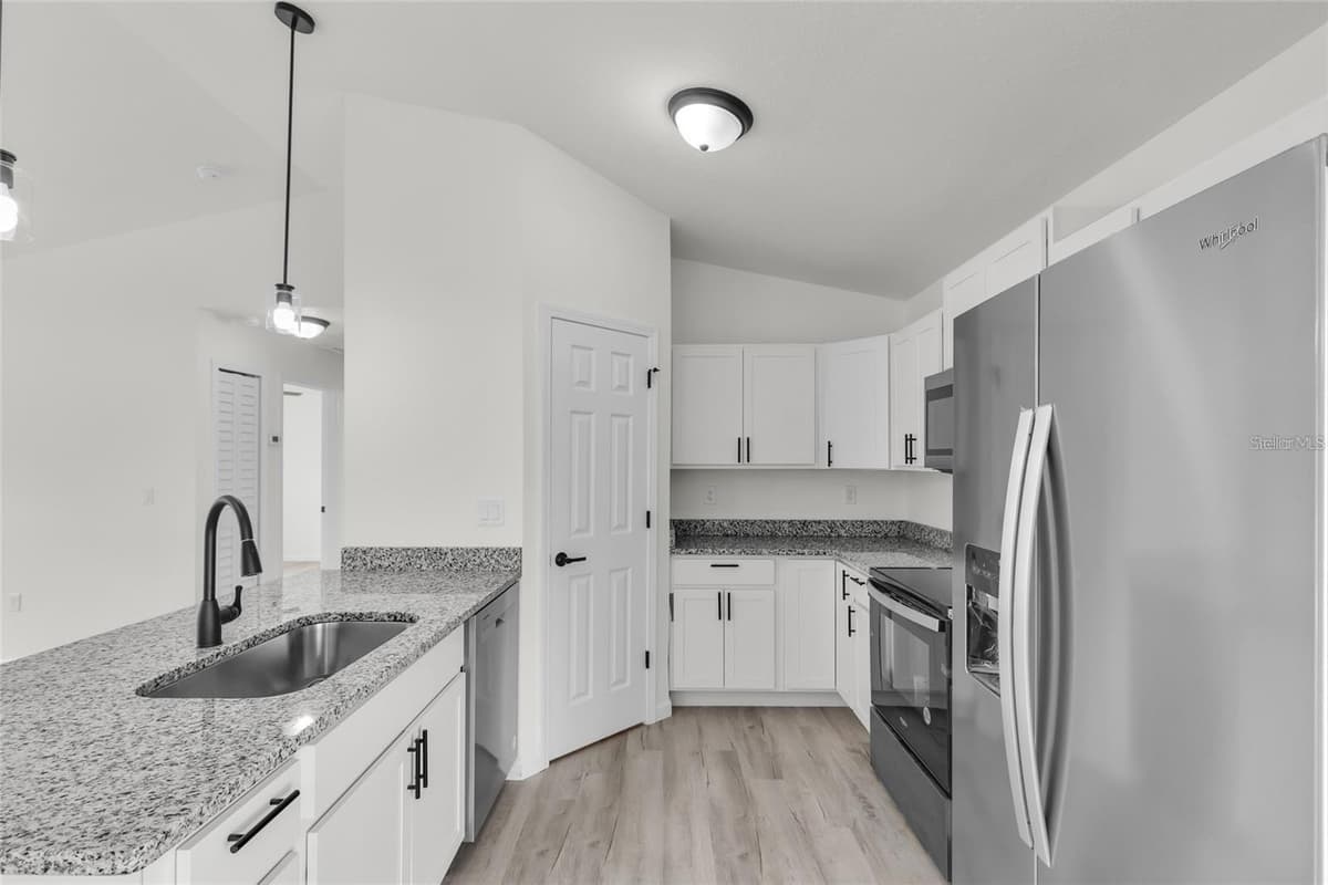 14619 21 PLACE — photo 8 of 26