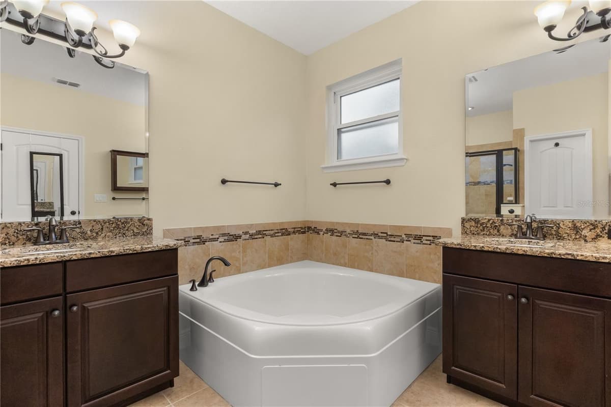 308 VICTORIA TRAILS BOULEVARD — photo 36 of 67