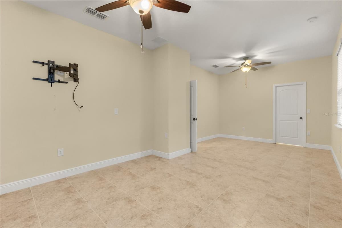 308 VICTORIA TRAILS BOULEVARD — photo 27 of 67