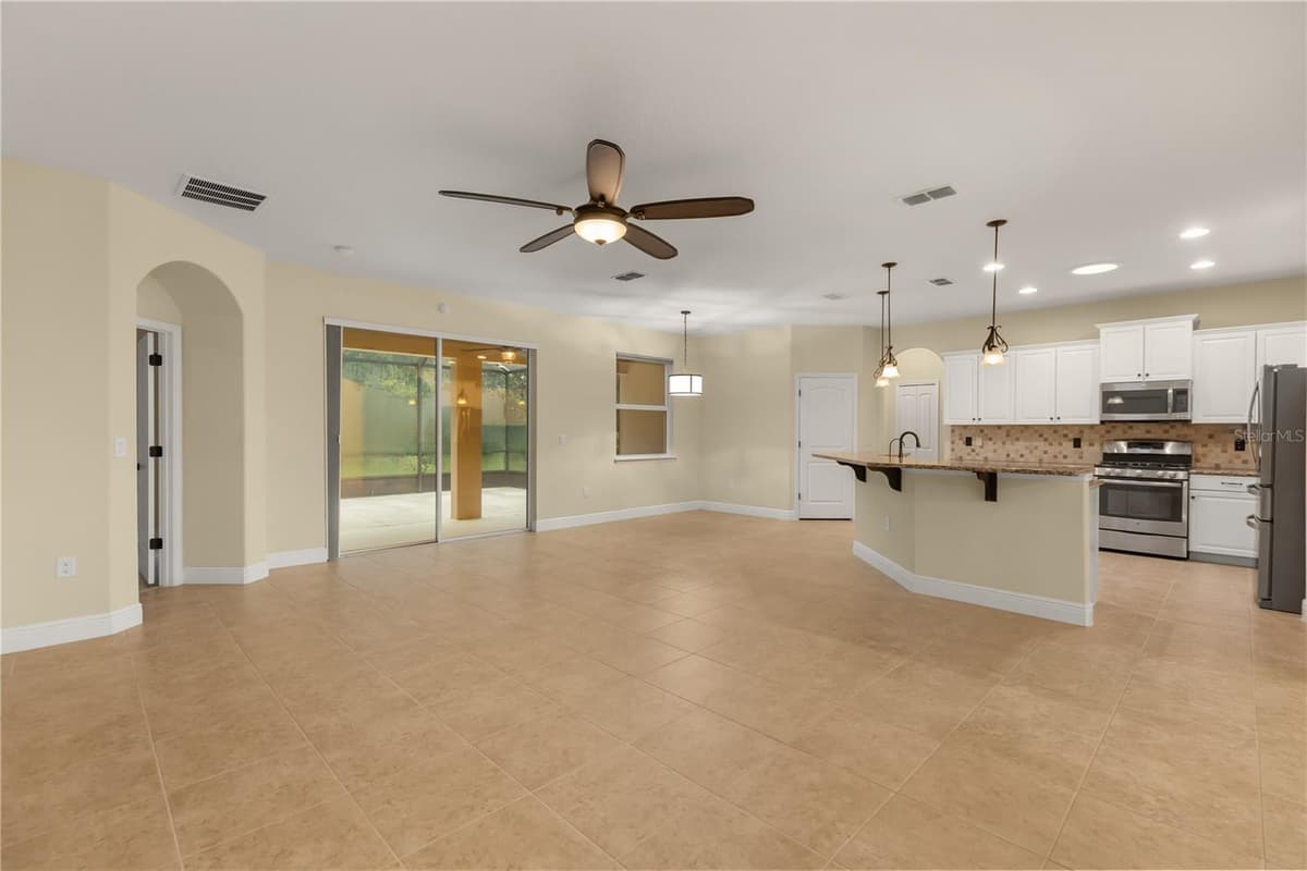 308 VICTORIA TRAILS BOULEVARD — photo 10 of 67