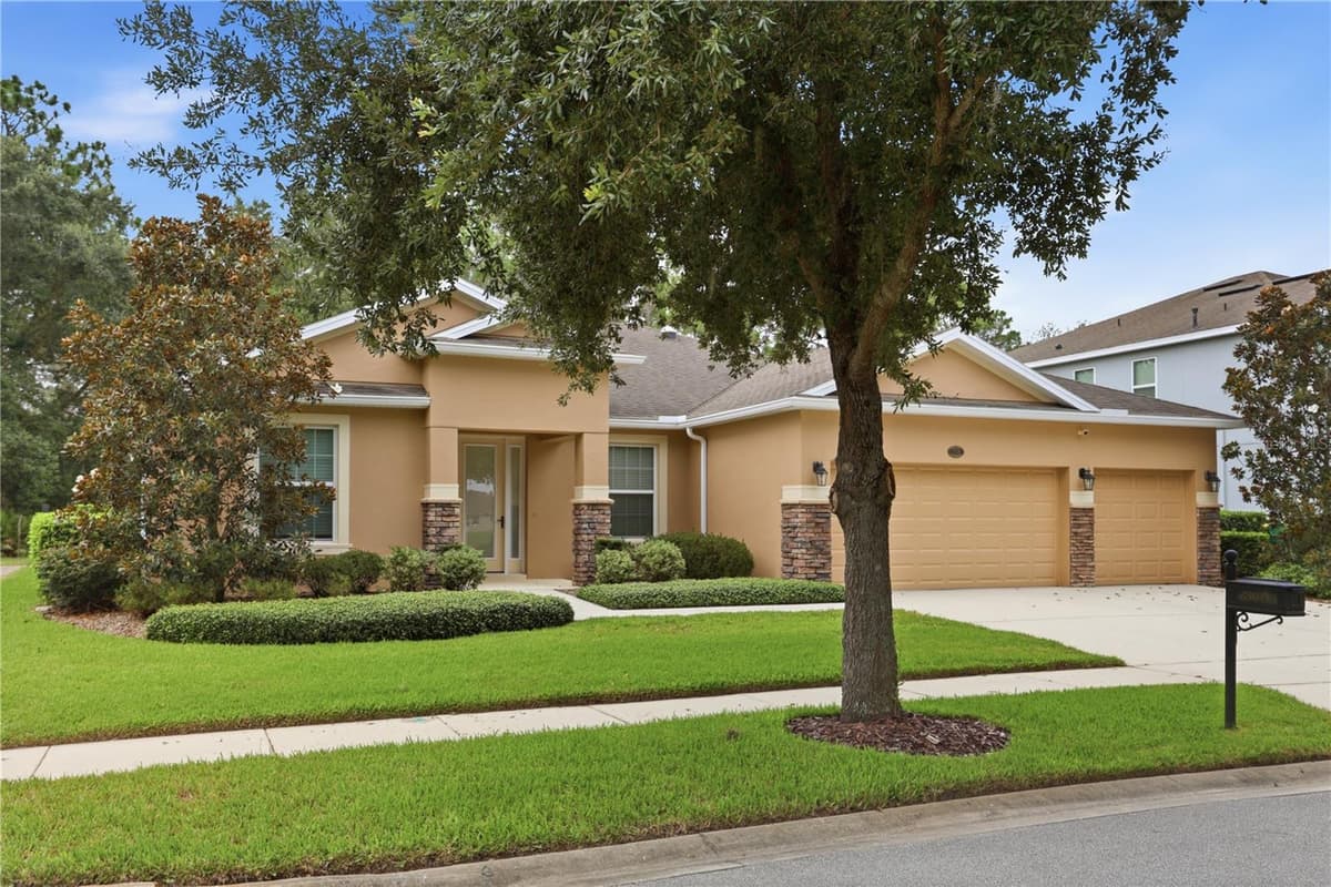 308 VICTORIA TRAILS BOULEVARD — photo 2 of 67
