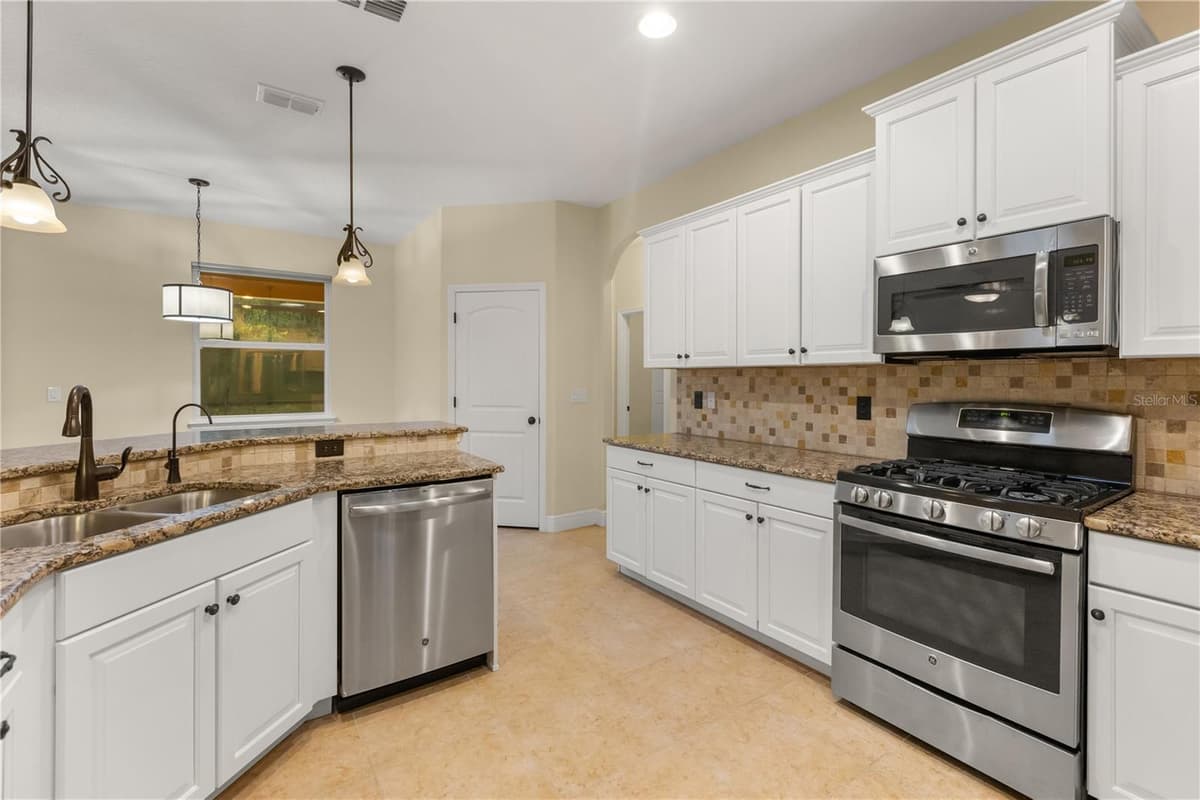 308 VICTORIA TRAILS BOULEVARD — photo 17 of 67