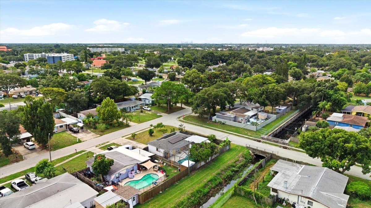 8380 52ND LANE — photo 34 of 39