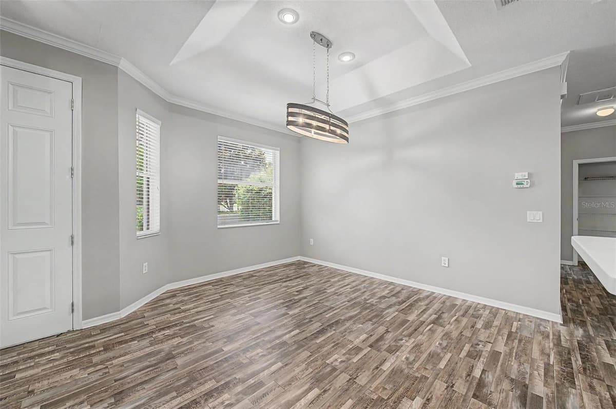 8046 PONKAN ROAD — photo 6 of 41
