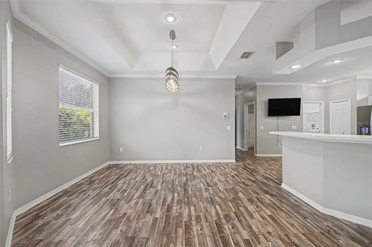 8046 PONKAN ROAD — photo 5 of 41