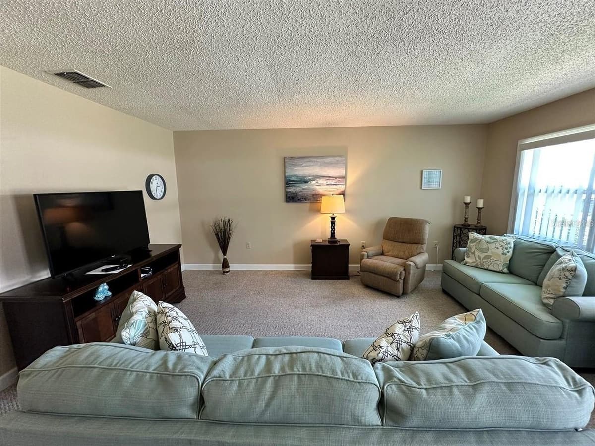 11725 BOYNTON LANE — photo 2 of 36