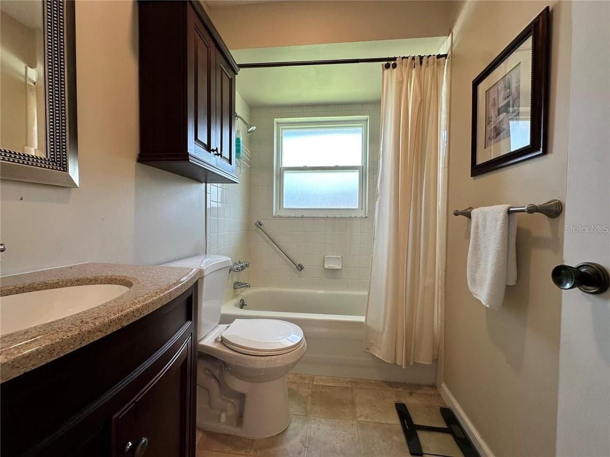 11725 BOYNTON LANE — photo 8 of 36