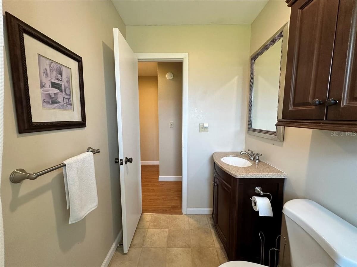 11725 BOYNTON LANE — photo 9 of 36