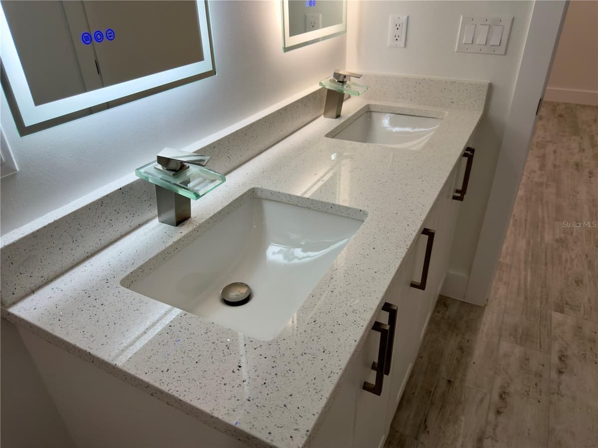 571 MIMOSA AVENUE — photo 9 of 17
