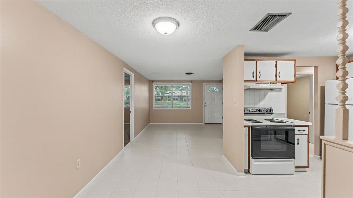 2126 SMITHFIELD PLACE — photo 6 of 36