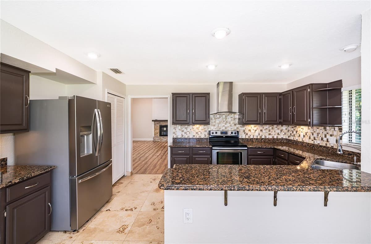 4651 TIFFANY WOODS CIRCLE — photo 11 of 31