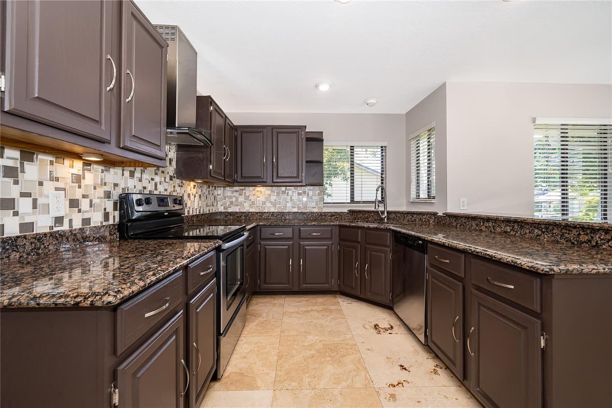 4651 TIFFANY WOODS CIRCLE — photo 10 of 31