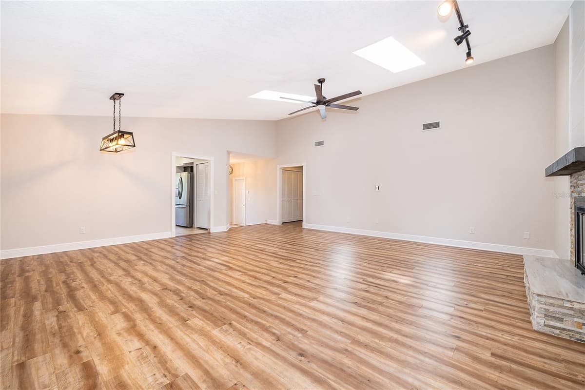 4651 TIFFANY WOODS CIRCLE — photo 14 of 31