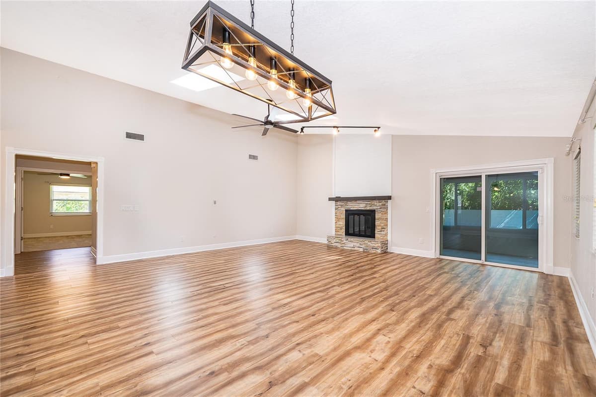 4651 TIFFANY WOODS CIRCLE — photo 16 of 31
