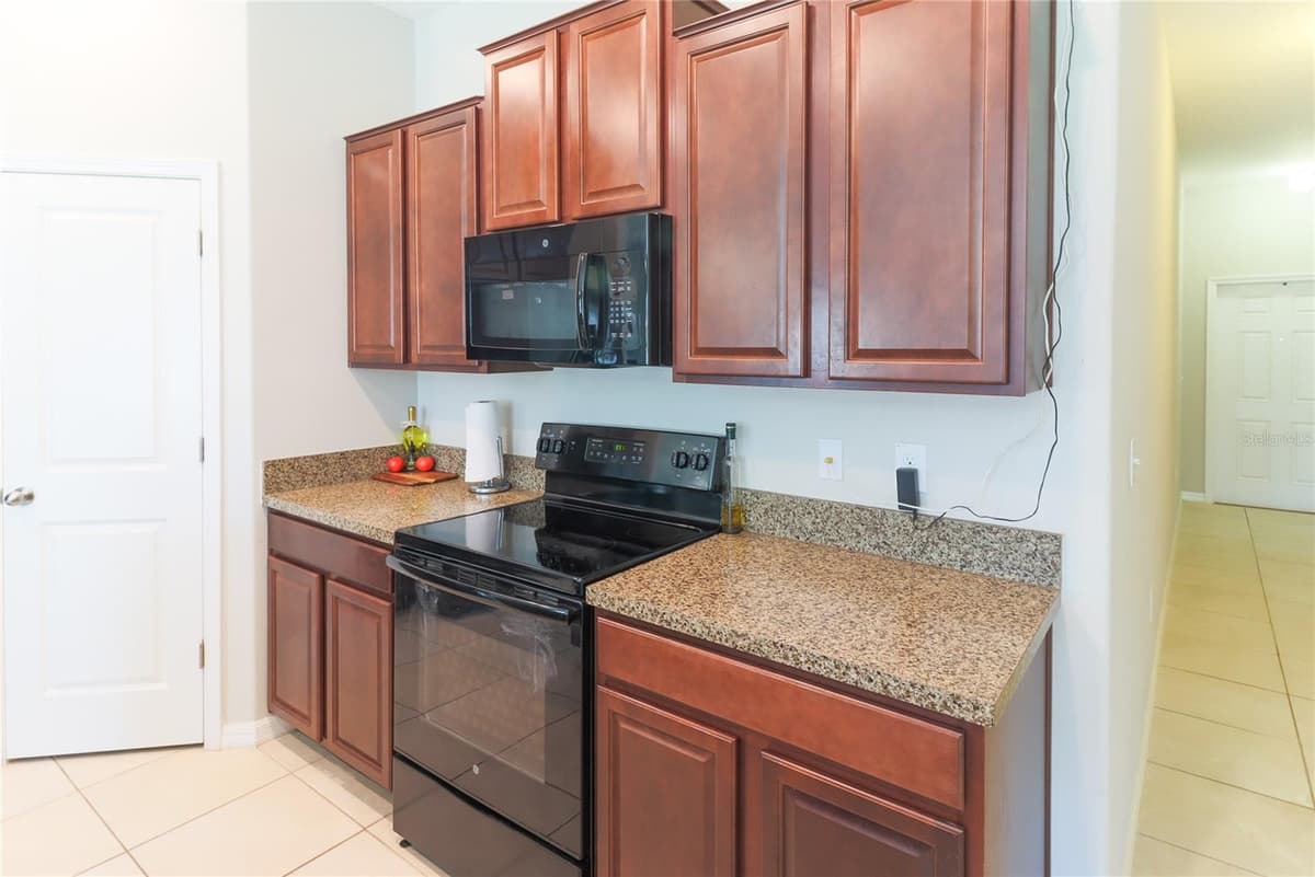 135 CASCADE BEND DRIVE — photo 3 of 30