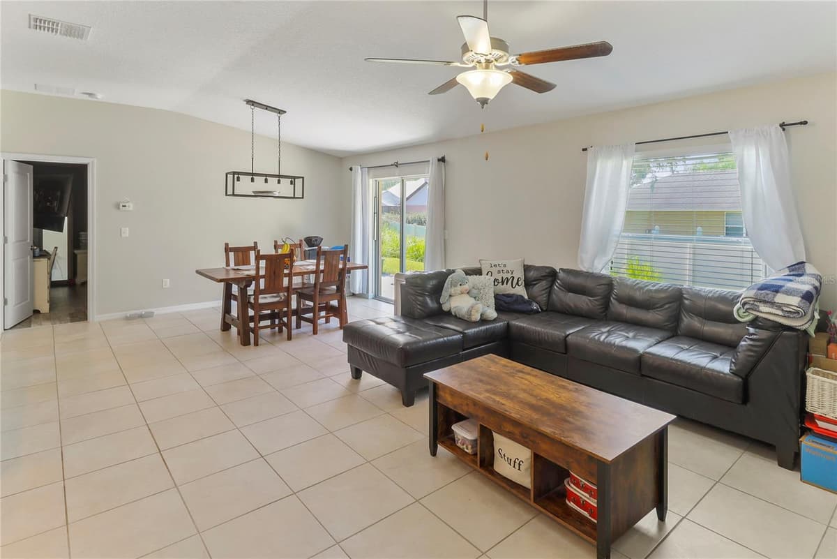 135 CASCADE BEND DRIVE — photo 6 of 30