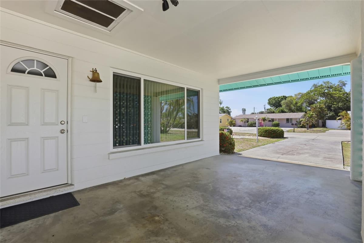 2101 JO AN DRIVE — photo 3 of 36