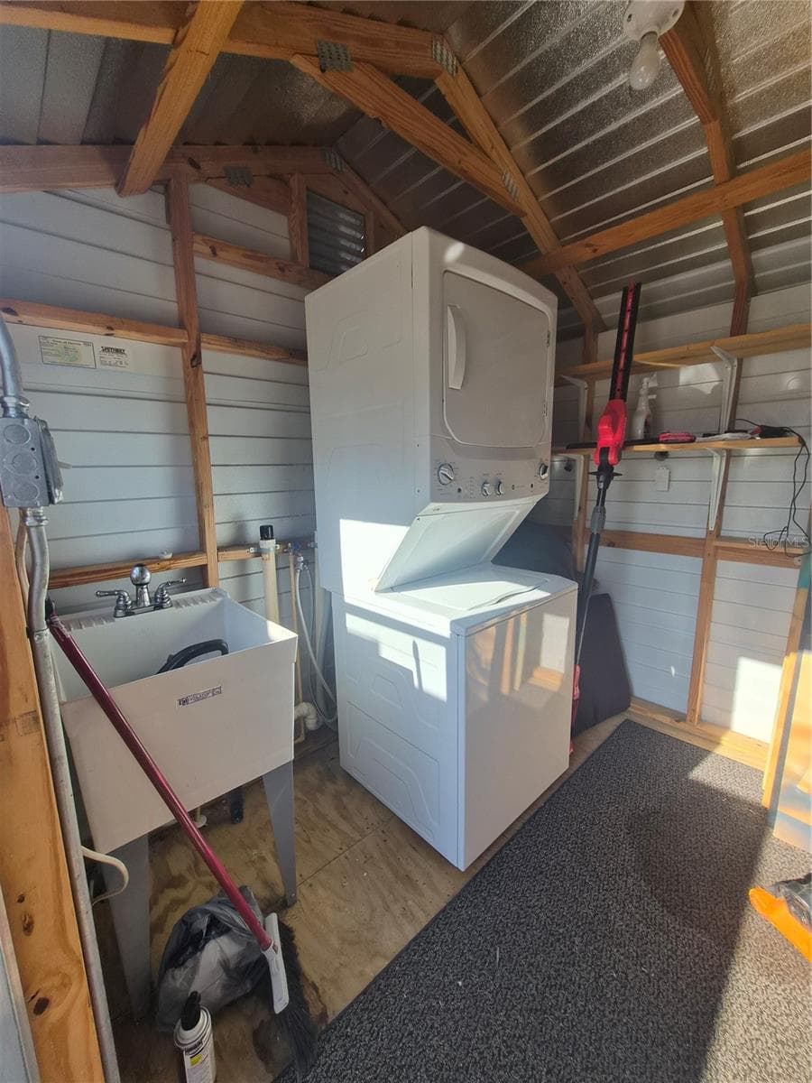 650 CENTER CREST BOULEVARD — photo 13 of 17