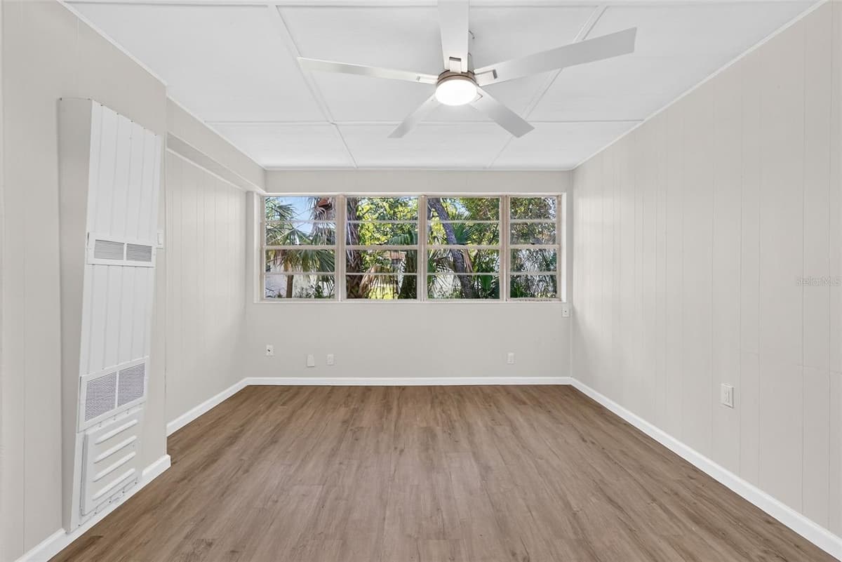 1202 CAROLINE STREET — photo 2 of 12